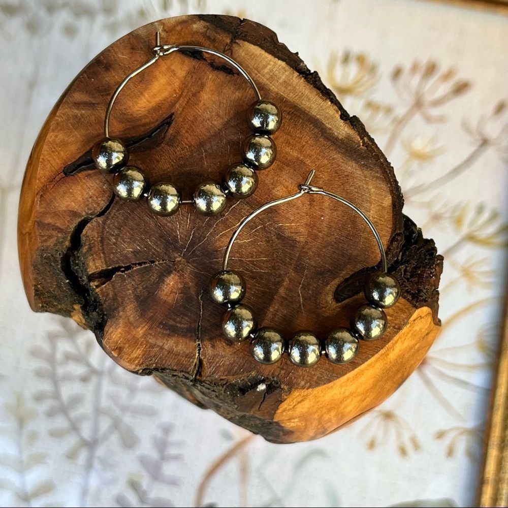 🏷️ Metal Beaded Hoop Earrings In Dark Titanium - Picture 2 of 4